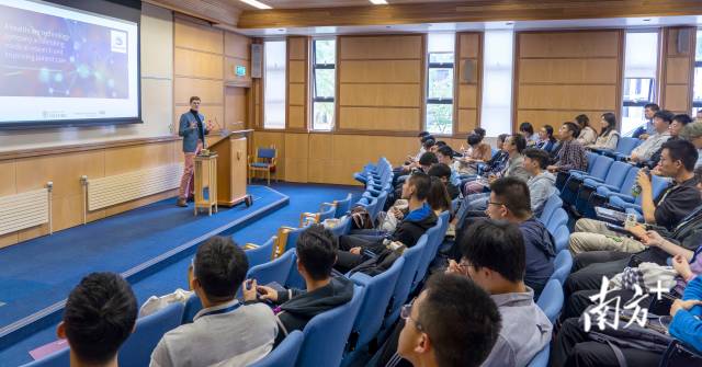 北师香港浸会大学(BNBU)学生在牛津大学参加暑期项目。