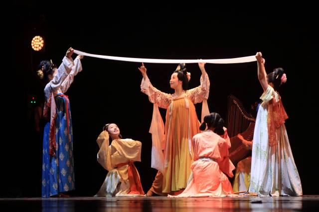 深圳信息职业技术学院诗乐舞《诗经·雅乐》。