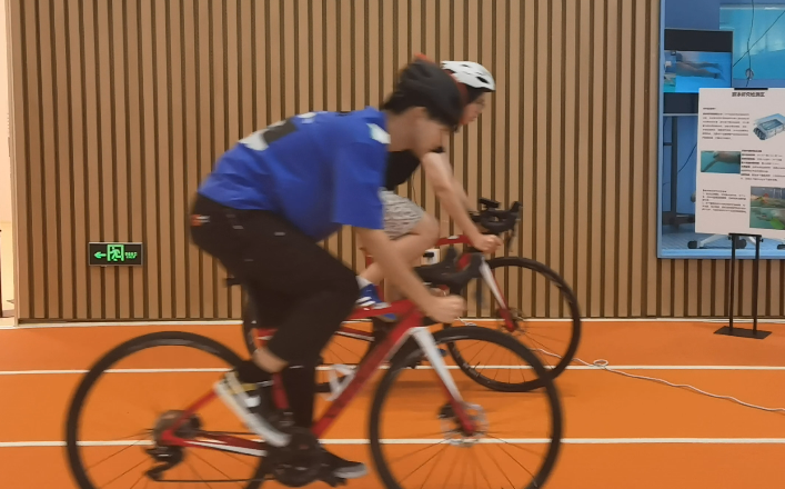 团队成员在东莞实地测试