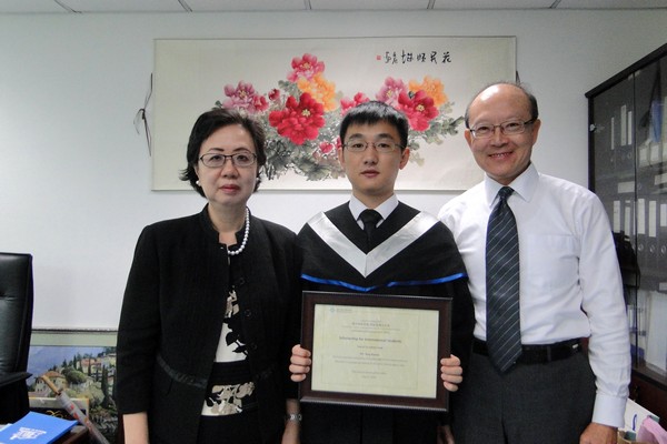 0818 intl stud scho1