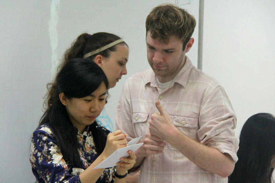 20130529 foreigners learn chinese 1