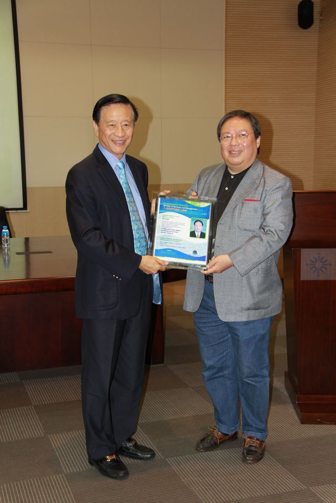 20110526-111447.jpg 20110526-111447.jpg