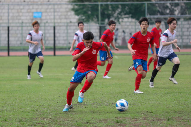 往年珠海大学生运动会足球比赛。