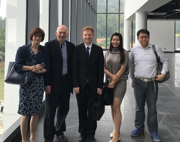 0517 uni of salford 1