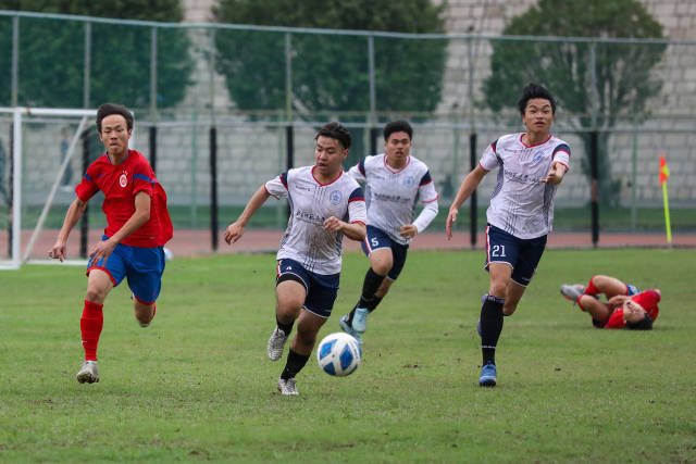 往年珠海大学生运动会足球比赛。